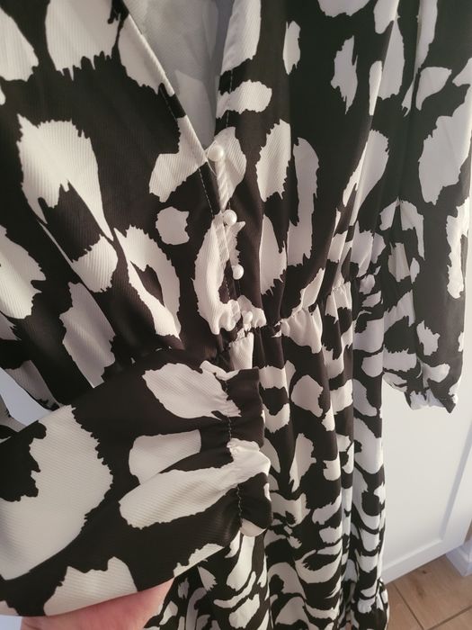 Nowa sukienka z rozporkiem