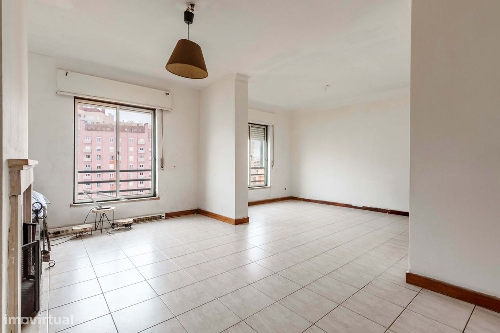 Apartamento T3 Duplex c/ Varanda e Terraço na Rinchoa, Rio de Mouro