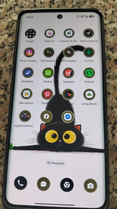 Xiaomi Redmi Note 15, na cor preta, com 6GB de RAM e 128GB de armazenamento.