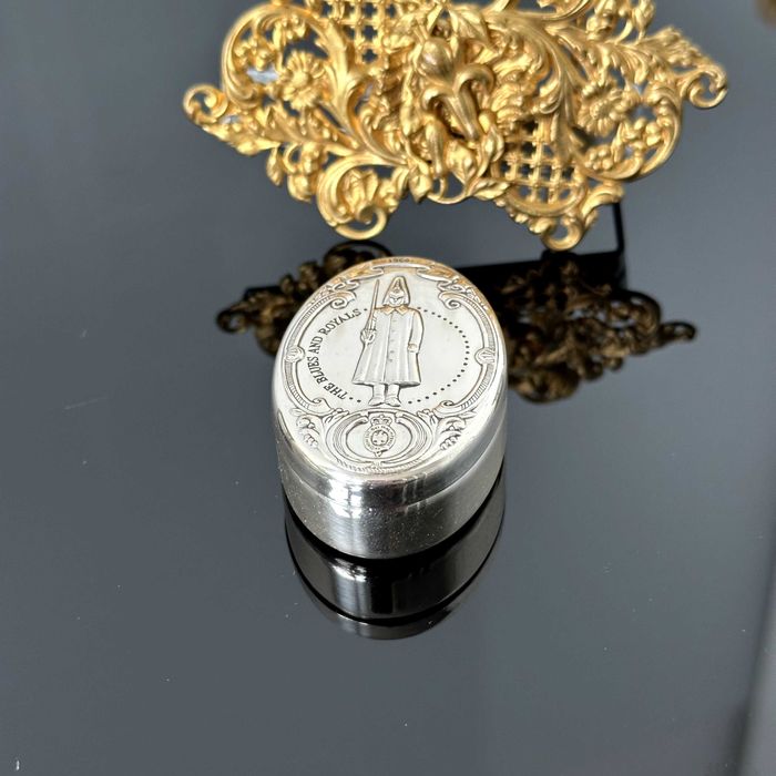 Srebrna szkatułka lustrzanka okolicznościowa - srebro próby 925