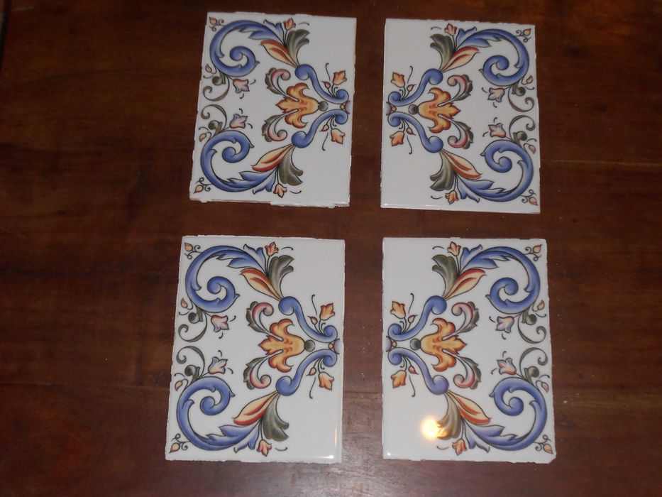 Conjunto de azulejos antigos bom estado