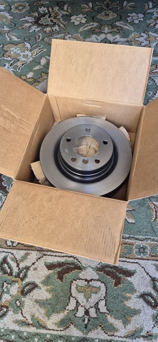 Discos travão traseiros bmw série 1 novos em caixa