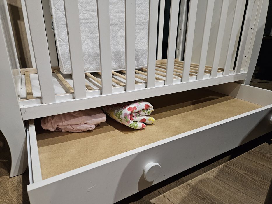 Sprzedam łóżeczko dziecięce