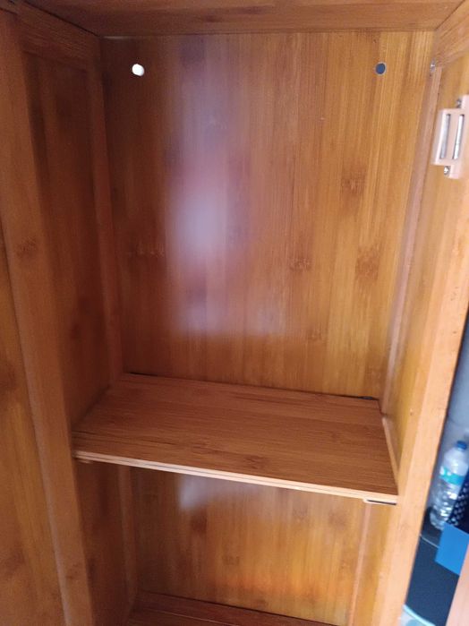 Móvel pequeno em madeira