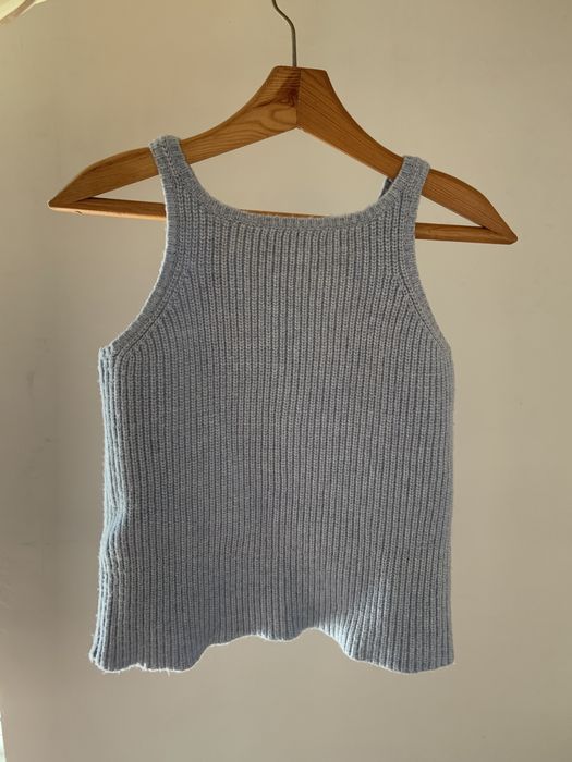 В‘язана майка голубого кольору