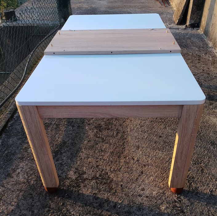 Mesa de jantar + 4 cadeiras