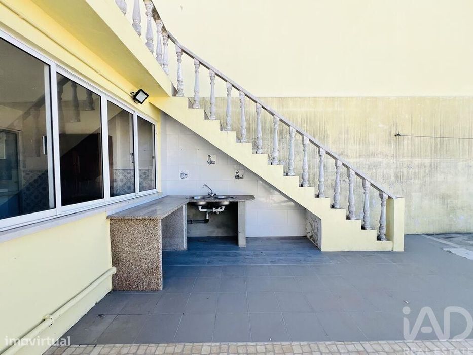 Moradia geminada T3 em Peniche de 70 m2