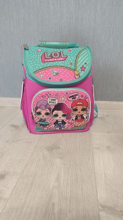 Рюкзак з ортопедичною спинкою.