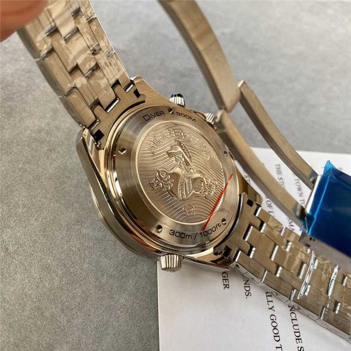 Годинник кварцовий Omega Seamaster Diver 300M Co-Axial Master Chronometer 04
