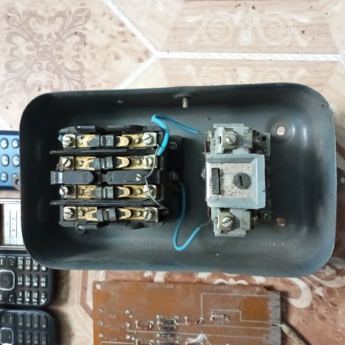 На продаж Телефони,Плати позолота