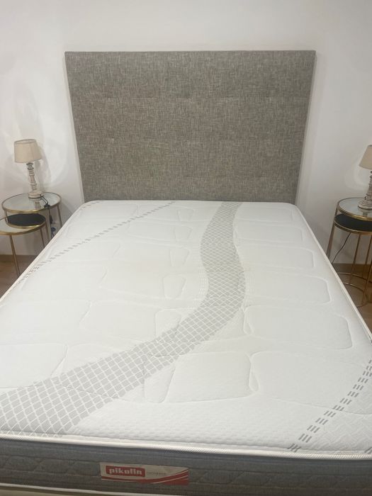 Cama e colchão Queen Size