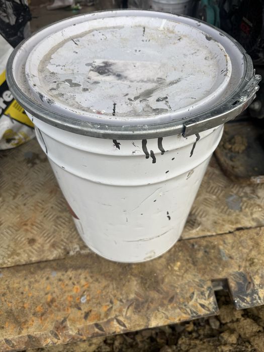 Farba przemysłowa do metalu 20L – bardzo wydajna