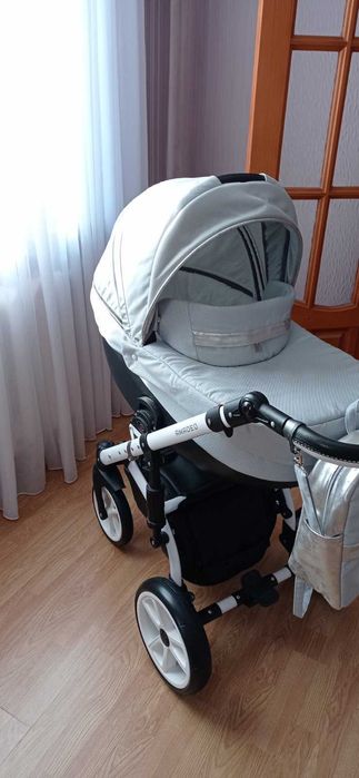 Продам дитячу коляску