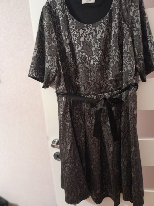 Sukienka  na rozmiarv52/54