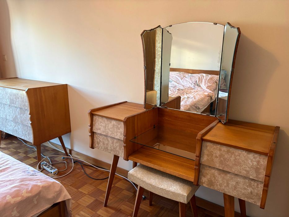 Conjunto - cama, cómoda, roupeiro, 2 mesas de cabeceira e pechiché