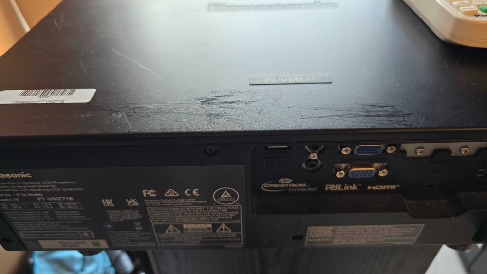 Projektor Panasonic PT-VMZ71B czarny 7000 ANSI LASER