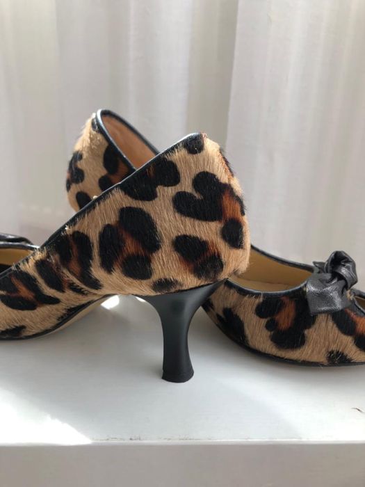 Buty skórzane na obcasie w panterkę 38