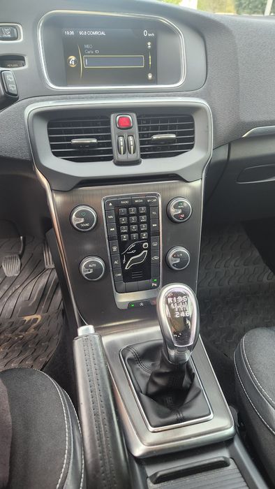 Volvo v40 1.6 D2 em excelente estado conservação