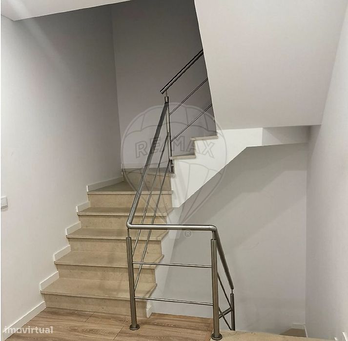 Moradia T4 para arrendamento