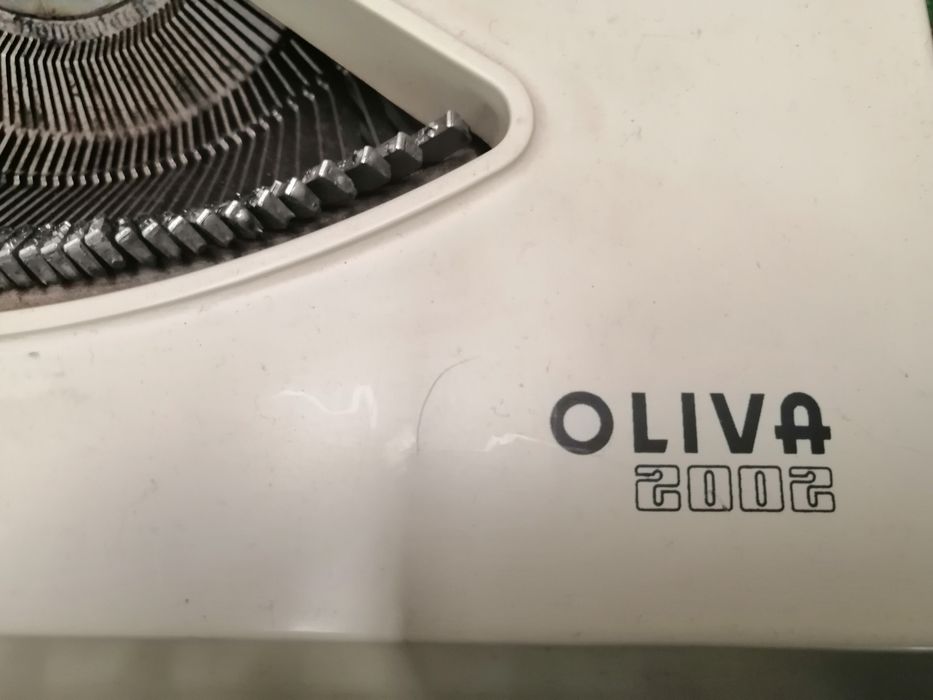 Máquina de escrever Oliva 2002 Vintage
