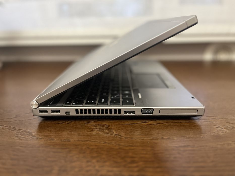 Ноутбук HP EliteBook 8560p / i5 /  8GB / SSD 1 TB / Radeon HD 6470M