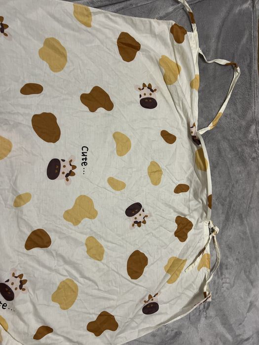 Накидка для годування