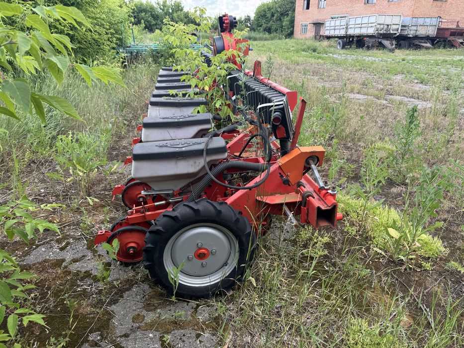 Пропашна сівалка KUHN Planter 2 8 рядна