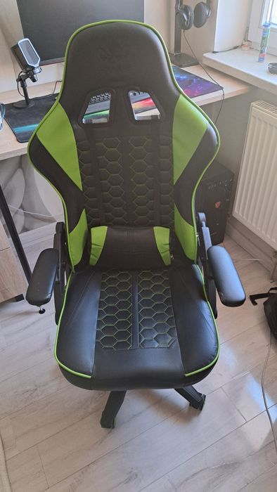 Fotel gamingowy używany