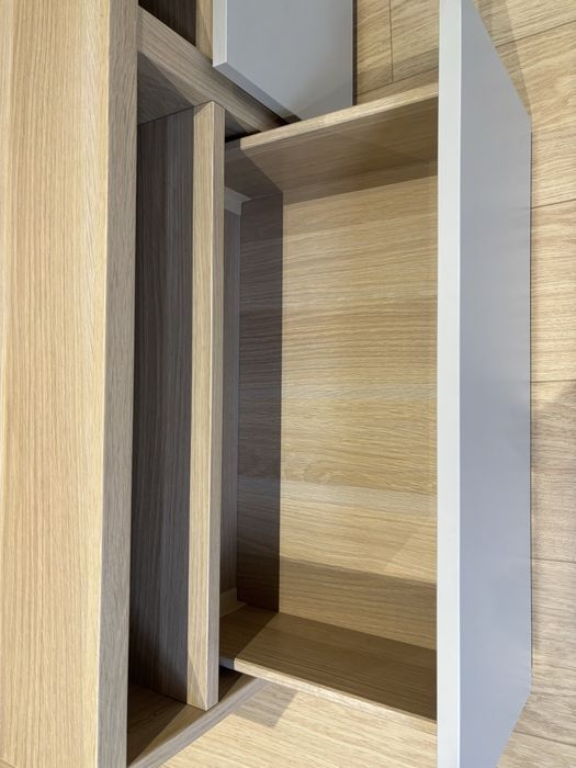 Komoda Ikea Besta szary front