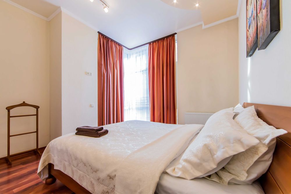 2к квартира на Печерську, Коновальця, 32в, центр