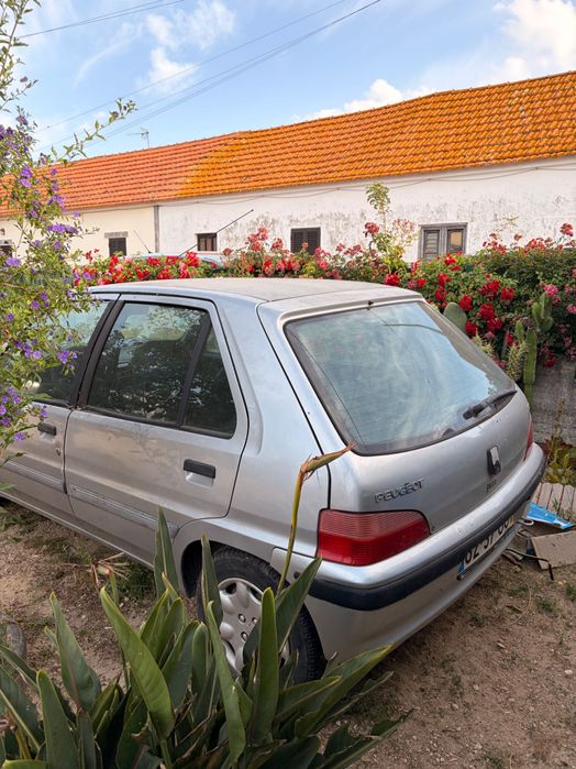 Carro Peugeot 106 - arranjo ou peças
