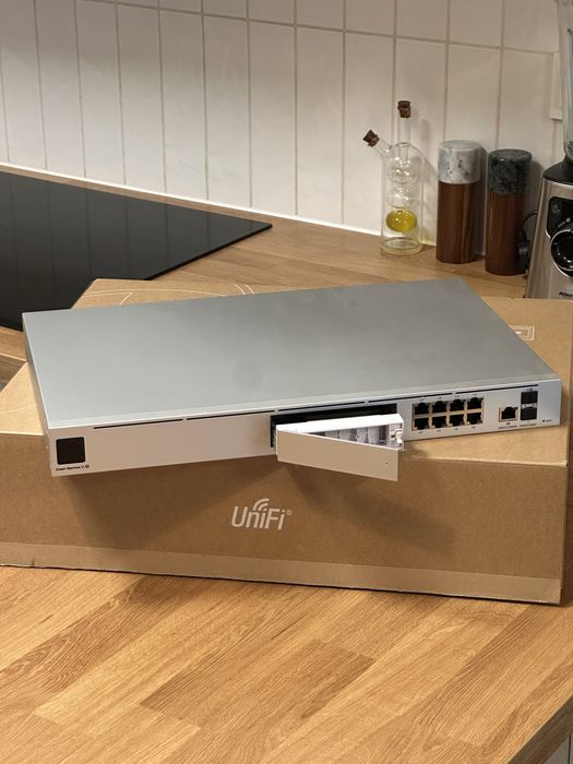 Ubiquiti Dream Machine Special Edition (UDM SE)