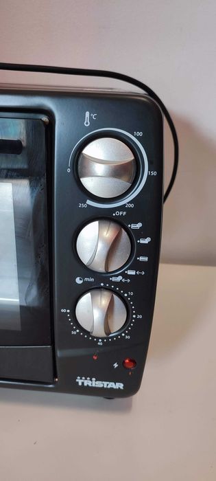 Forno Tristar preto 28 litros em bom estado