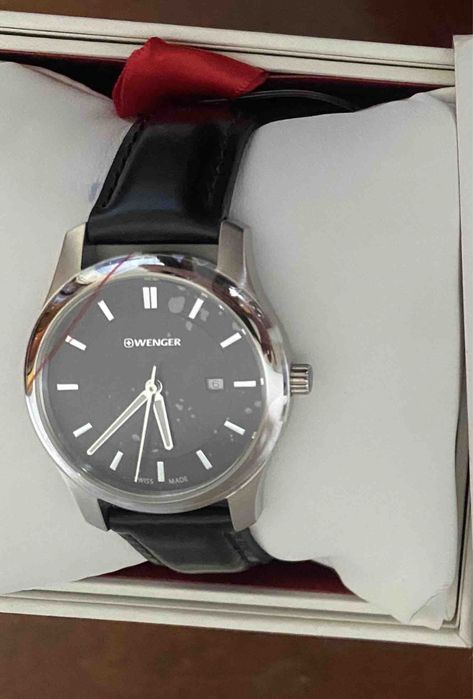 Часы швейцарские Wenger