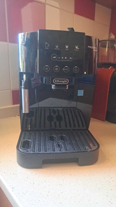 Oferta imperdivel - Maquina de café automática Delonghi com pouco uso