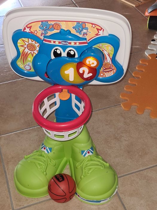 Brinquedo basquetebol chicco
