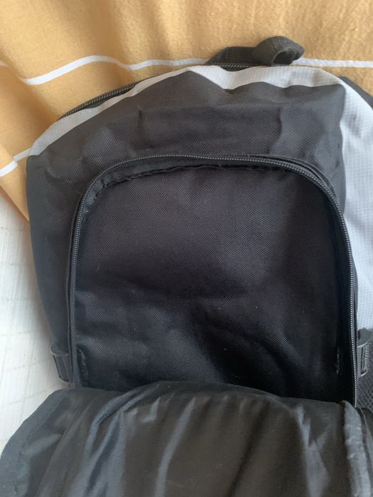 Mochila escolar Preta. Marca Oromi