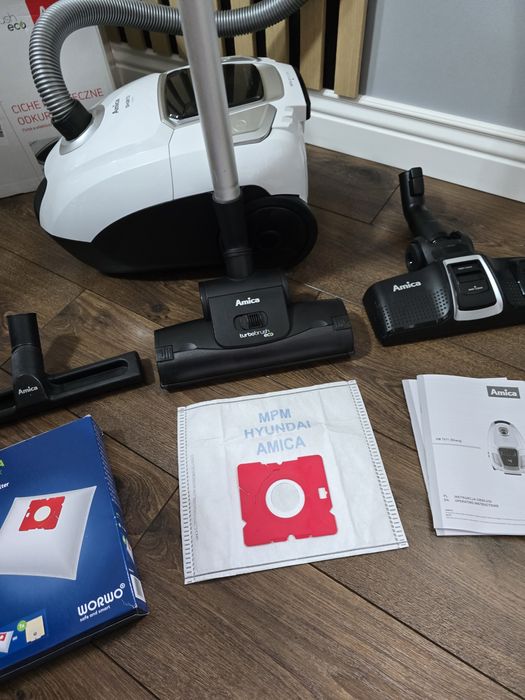 Odkurzacz workowy Amica Sharq VM 7011