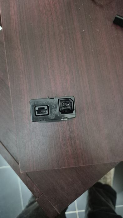 Leitor cartao SD e USB renault
Nunca usado 
Mais info contacte 
20€