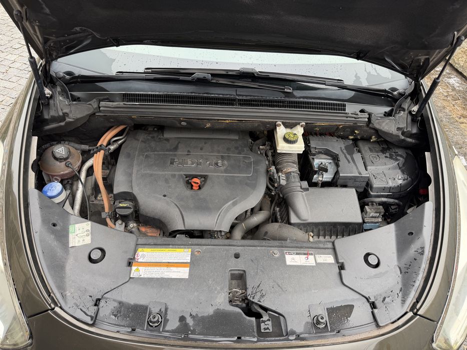 Citroën DS5 2.0 HDi Hybrid4 Sport Chic com Avaria