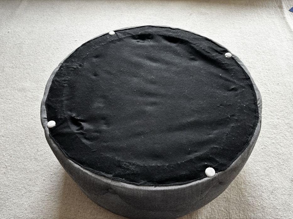 Banco/puff capitonê