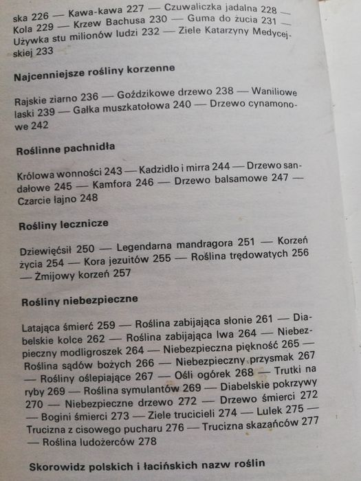 Książka : ,, Dziwny świat roślin "