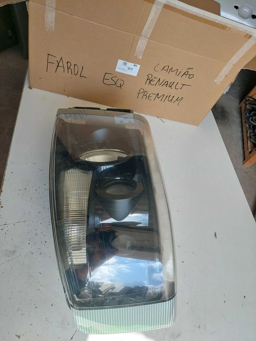 farol esq Renault camião