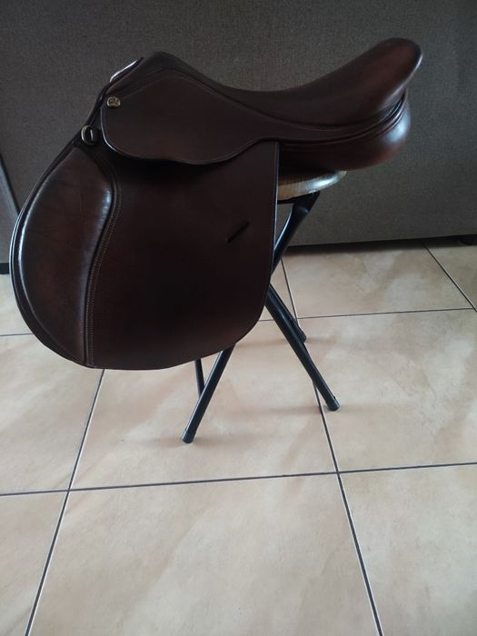 Siodło Ovation wszechstronne 16" brązowe