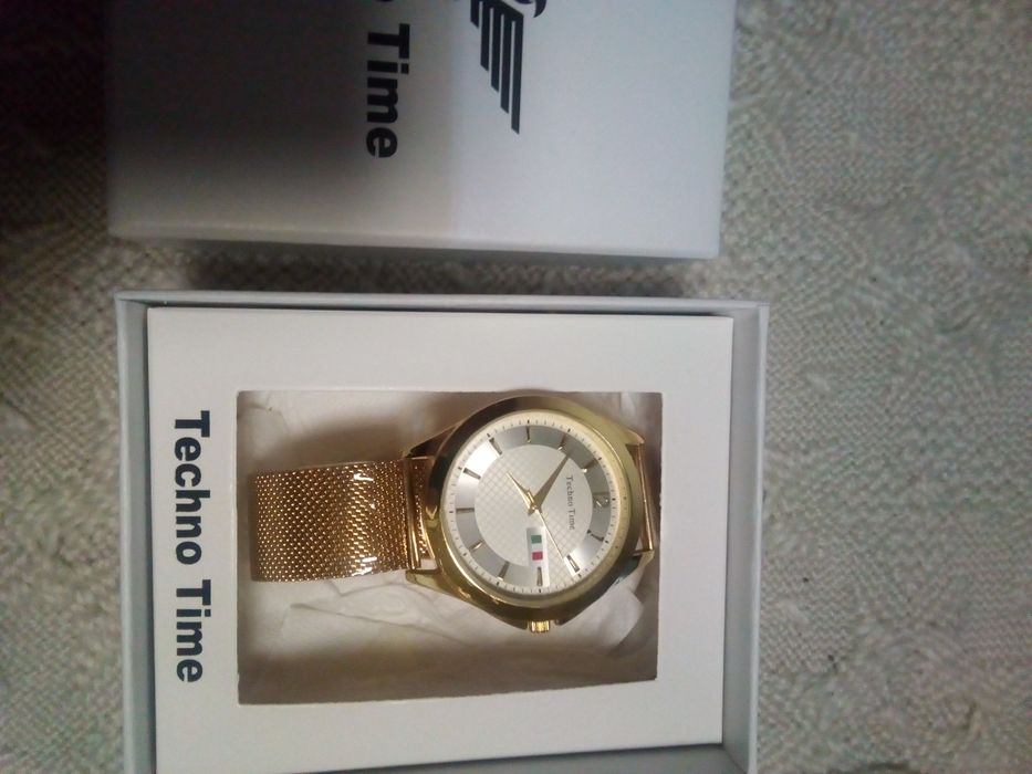 Relogio dourado techno time
