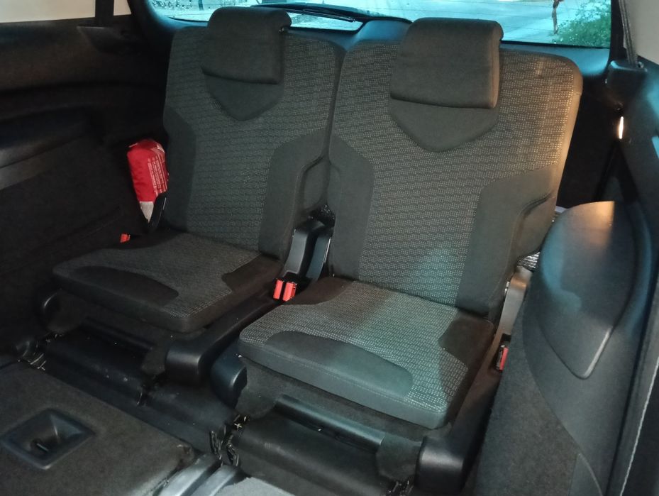 Peugeot 308 SW 1.6 DIESEL 7 lugares