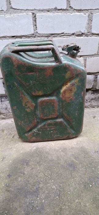 Продам канистру для топлива