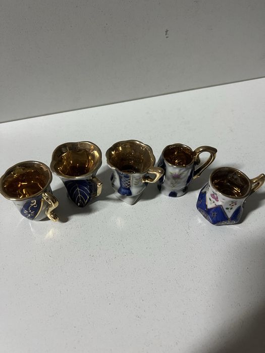 Coleção de mini chavenas
