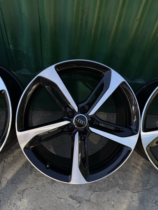 Оригінальний комплект дисків Audi R21 Blade RS q7 q8 rs7 rs6 s6 s7 a6 a7
