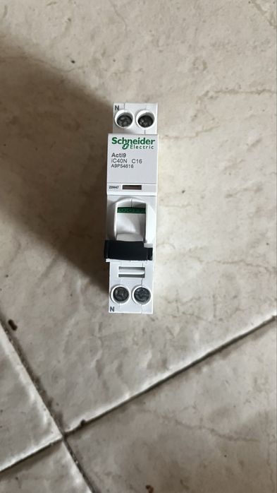 Disjuntor Schneider 16A